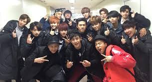 The Seniors And Juniors Of Male K Pop Groups 2pm Vixx And Bts Gather Together For A Fun Photo At The Backstage Of Kbs Gayo Daechukjae Vixx Bts Taecyeon