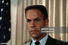 465 photos et images haute résolution de Haldeman