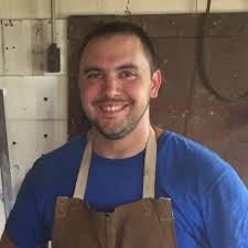 Ethan Lee (@eleeknives)