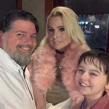 Douan Bingham's Instagram, Twitter & Facebook