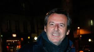 Jean-Luc Reichmann (“Les 12 coups de midi”) : cet adorable cadeau qu'il a  offert à une téléspectatrice sur le plateau : Femme Actuelle Le MAG