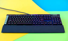 1.825 tastaturen im preisvergleich kaufberater testberichte echte nutzerbewertungen.je nach land ist die tastenbelegung unterschiedlich. Corsair K95 Rgb Platinum Im Test Teure Tastatur Fur Gamer Techstage