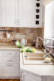 May 14, 2021 · to install a kitchen faucet, start by closing the water valves on your old faucet and unplugging the garbage disposal if you have one. The Vegetables Are On The Table Next To The Sink Kitchen Faucet Sink Kitchen Vegetables Healthy Food Healthy Lifestyle Lizenzfreie Fotos Bilder Und Stock Fotografie Image 166052131