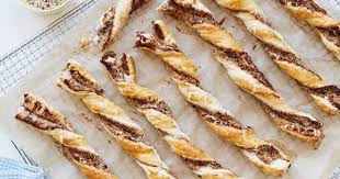 Schnelle Nussstangen Einfaches Rezept Mit Blatterteig Die Besten Backrezepte Mit Gelinggarantie Rezept Blatterteig Rezepte Suss Blatterteig Blatterteig Rezepte