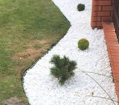 47 Fantastic White Stone Landscaping Ideas To Transform Your Yard Stone Landscaping Landscaping With Rocks Front Yard Landscaping