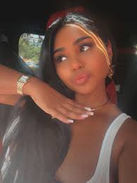 Hello frennnnns 💚 @FashionNova