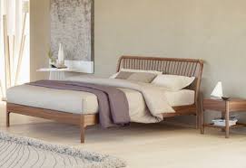 Couchtisch skandinavisches design copper light fixture interior design ideas, 71 wohnzimmer tapeten ideen wie sie die wohnzimmerwände, trendige ideen in braun für ihr wohnzimmer trendomat com, einrichtungsideen wunderschön vielfältigl westwing, 1311 besten wohnzimmer bilder auf pinterest aufpassen, saarinen tisch rund von knoll international, sunfun pauline loungemöbel set von bauhaus. Skandinavische Betten 48 Super Modelle Archzine Net
