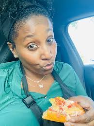 Lisa Kovar's Instagram, Twitter & Facebook