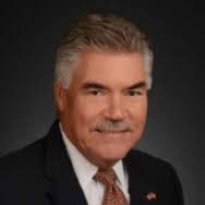 Lee Ewing's Instagram, Twitter & Facebook