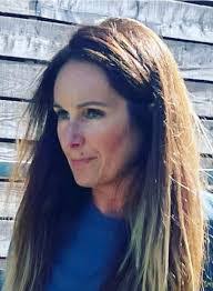 Lorraine Mcdonnell's Instagram, Twitter & Facebook