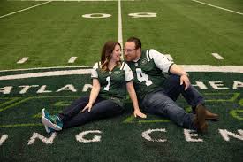 Nfl Engagement Shoot Engagement Photo Session Large Family Poses Photography Secrets