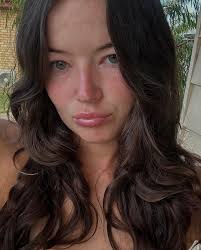 friends and food❣️🥥🍒