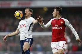 The players wife sophie de vries and their two young children were at their home in hampstead when. Jan Vertonghen Na De Gewapende Inbraak De Familie Is In Shock Maar Oke Premier League Hln Be