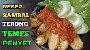 Sambal tomat, sambal bawang, sambal goreng, sambal krecek, sambal matah, sambal kecap, sambal pecel, sambal pete. Cara Membuat Sambal Terong Penyet Cara Membuat Tempe Penyet Pedas Resep Sambal Terasi Enak Youtube