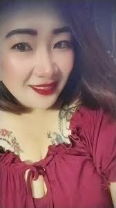 Just enjoying my own vibe 💆‍♀️✨ #SelfLove #MeTime #ChillVibes  #LivingMyBestLife #UnbotheredQueen"