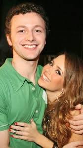 Lucas Lima responde sobre possível reconciliação com Sandy após viagem