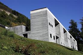 Die 7132 therme vals (früher felsentherme, neue eigenbezeichnung 7132 therme) ist ein thermalbad in der graubündner gemeinde vals, das vom architekten peter zumthor entworfen und 1996 eröffnet wurde. Category Therme Vals Wikimedia Commons