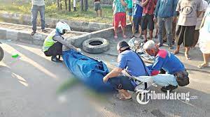 Lihat lowongan kerja di jora. Kecelakaan Maut Guru Wanita Tewas Terlindas Truk Tertelungkup Kaku Jadi Korban Tabrak Lari Tribun Manado