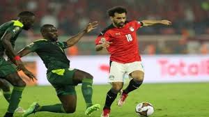 كشفت تقارير أن لجنة الانضباط بالاتحاد الدولي لكرة القدم فيفا قررت تشكيل لجنة لحسم شكوى الاتحاد المصري بشأن إعادة لقاء السنغال. Mpgpo9 Kqbmvdm