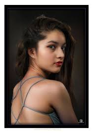 Hello everyone! First post in here, hope you'll like it. Newari woman in  Bhaktapur, Nepal. Shot with my Hasselblad 500C from 1968, 80mm f2.8 and  Kodak Portra 160.