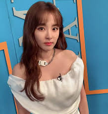 Soompi, a news portal dedicated to south korean entertainment, reported on friday the artist's departure from the company. Sandara Park Speaks Up On Yg Entertainment S Strict 5 Year Dating Ban