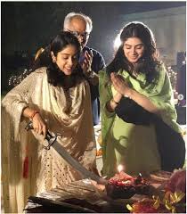 Jhanvi Kapoor Celebrated Her 22nd Birthday In A Unique Way Pics Inside Newstrack English 1 Jhanvi spoke to her mother sridevi, and asked her to have a word with karan.