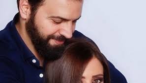 وهو ما اعتبره البعض رداً على الخبر المنتشر في الفترة. ØªÙŠÙ… Ø­Ø³Ù† ÙˆÙˆÙØ§Ø¡ Ø§Ù„ÙƒÙŠÙ„Ø§Ù†ÙŠ Ø¨ÙŠÙ† Ø§Ù„ØµÙ…Øª ÙˆØ§Ù„Ø·Ù„Ø§Ù‚ ÙˆØ§Ù„ØºÙŠØ±Ø© ÙˆØ­Ø¶Ø§Ù†Ø© Ø§Ù„Ø£ÙˆÙ„Ø§Ø¯ Ø§Ù„Ù†Ù‡Ø§Ø±