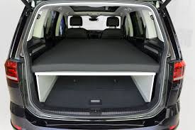 Die matratze spacebed® ist universell einsetzbar und kann in den meisten pkw verwendet werden. Vanessa Mobilcamping Camping Ausbau T5 T6 Mercedes Schlafen Im Volkswagen Touran Mit Unserem Vanessa Schlafsystem