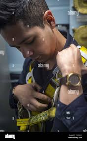 U s navy electronics technician 3rd hi-res stock photography and images