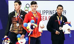 Các tuyển thủ nguyễn tiến minh, nguyễn huy hoàng và hoàng thị duyên của đoàn ttvn sẽ xung trận bằng quyết tâm cao nhất tại ngày thi đấu thứ tư 18 giờ 30, kình ngư nguyễn huy hoàng tham dự vòng loại 800m tự do ở đợt bơi thứ 2 cùng các vđv đến từ bồ đào nha, úc, trung quốc, hy lạp. Kinh NgÆ° Malaysia Tam Phá»¥c Kháº©u Phá»¥c Khi Thua Huy Hoang Vnexpress