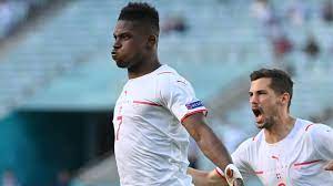 Wales win the ball again, bale sending roberts into space down the right. Nwhee6tm2ium3m