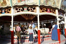 Das oktoberfest gilt als das größte volksfest der welt und. Oktoberfest Brauchwiki