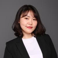 Louise Yi's Instagram, Twitter & Facebook