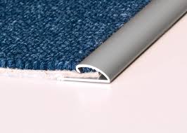 In welcher schönes häufigkeit wird der übergangsschiene teppich aller. Alu Abschlussprofil Selbstklebend 25 Mm Silber Lange 270 Cm