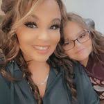 Kari Workman's Instagram, Twitter & Facebook