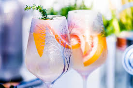 L'aperol spritz è sinonimo di aperitivo. Spritz La Ricetta Con La Vodka Belvedere