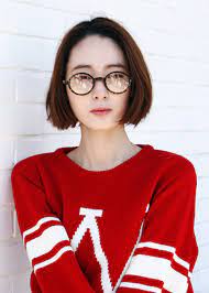Black Bob Hair Perfect The Glasses Just Even Add To It Shot Hair Styles Short Hair Styles Girl Short Hair