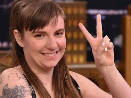 Lena Dunham habla sobre la micropigmentación y sobre los problemas que  tenía con sus cejas