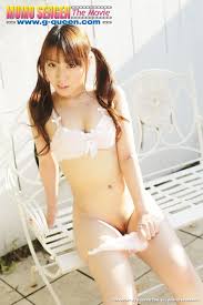 Yuno Murosawa 室沢由乃 G-Queen MumoSengen パイパン無毛宣言 Shaved Pussy Photo