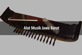 Alat musik ini terbuat dari bambu yang dipotong ujungnya dan dibunyikan dengan instrumen ini digolongkan ke dalam jenis idiofon atau alat musik yang sumber bunyinya berasal dari bahannya. 8 Alat Musik Jawa Barat Beserta Gambar Penjelasan Lezgetreal