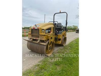 Caterpillar CB34B Smooth Drum Roller