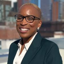 I'm excited to announce that the LinkedIn Sales Community is now Club  Navigator!