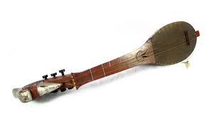Saung gauk berbentuk melengkung pada sisi instrumen dari alat musik japen hampir menyerupai kecapi. Mengenal Alat Musik Tradisional Asli Indonesia Tokopedia Blog