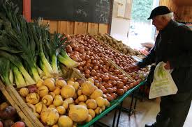 Les ventes au déballage de fruits et légumes se multiplient sur le bord des routes. Coronavirus Covid 19 3 Questions Pratiques Sur La Vente Directe Reussir Fruits Legumes Fld