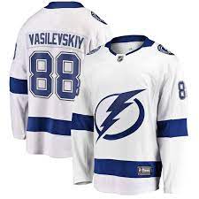 Amplify your spirit with the best selection of lightning jerseys, tampa bay lightning clothing, and lightning merchandise with fanatics. Tampa Bay Lightning Trikots Lightning Kit Tampa Bay Lightning Uniformen Fanatics International