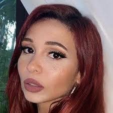 Jeni Hernandez's Instagram, Twitter & Facebook