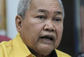 Saya mengaku terima cek peribadi daripada Najib"