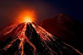 Etna Volcano Italy Eruption Intensifies Possibly Heading Towards A Paroxysm Volcanodiscovery Etna Volcano Volcano Pictures Etna Volcano Erupting Volcano