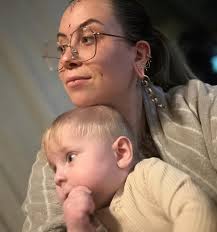 Had the pleasure to pierce the Duet from @bvla 🤍 Eventually we will switch  this one over to the Fei Long✨ #goldpiercing #bvla #bvlalove #oorpiercing  #earcandy #piercing #piercings #piercedear #malayapiercing #bodypiercer