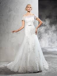 A dir poco unico nel suo genere, questo preziosissimo abito da sposa modello kaftano del 1960 è realizzato in raso opaco bianco di pura seta, impreziosito da pizzo macramè sulle maniche a. Abiti Da Sposa Vintage 2021 Vestiti Da Sposa Vintage 2021 Con Prezzi Economici Online Hebeos It